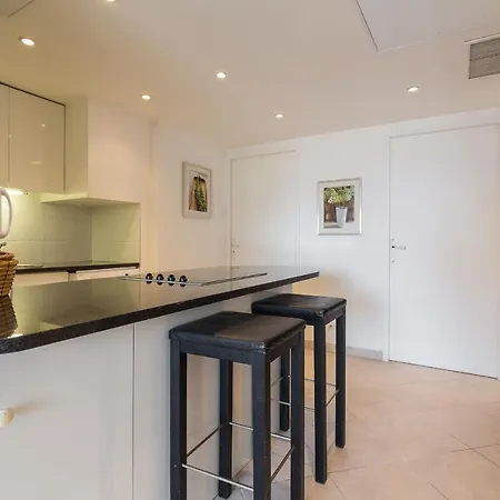 Apartment Modern Palais View Apartment: Old Town Luxury *