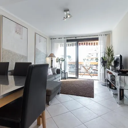 Modern Palais View Apartment: Old Town Luxury Apartment Cannes