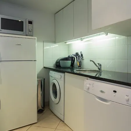 Apartment Modern Palais View Apartment: Old Town Luxury